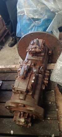 toppled-volvo-ec300dl-excavator